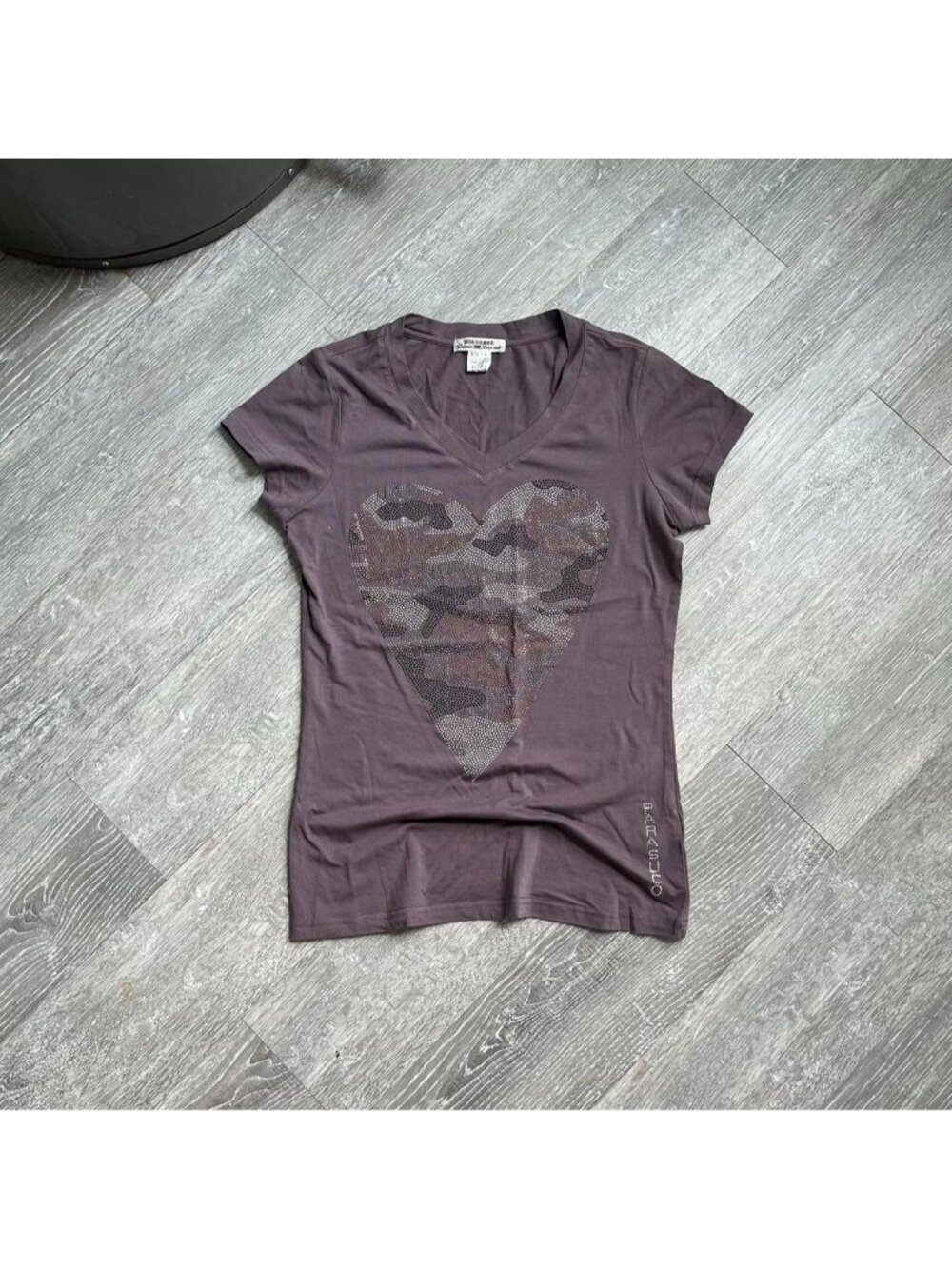 Grey / Purple / Camo Vintage Parasuco Y2K Rhinestone Heart V-Neck T-Shirt